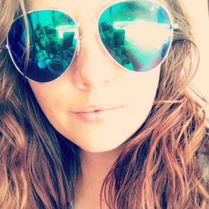 Meet your Posher, Brianna